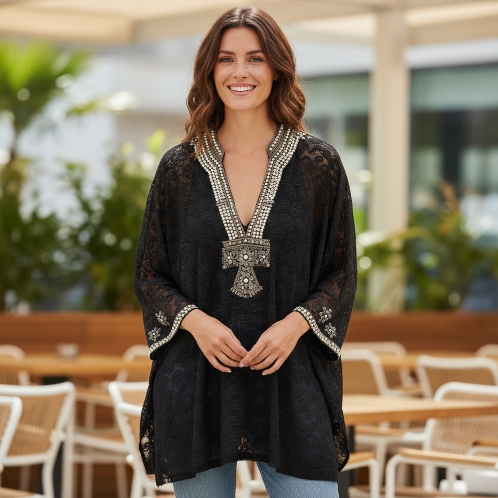 ❤️ NWT! Kareena’s Resort Tunic with Sequins x Rhinestones